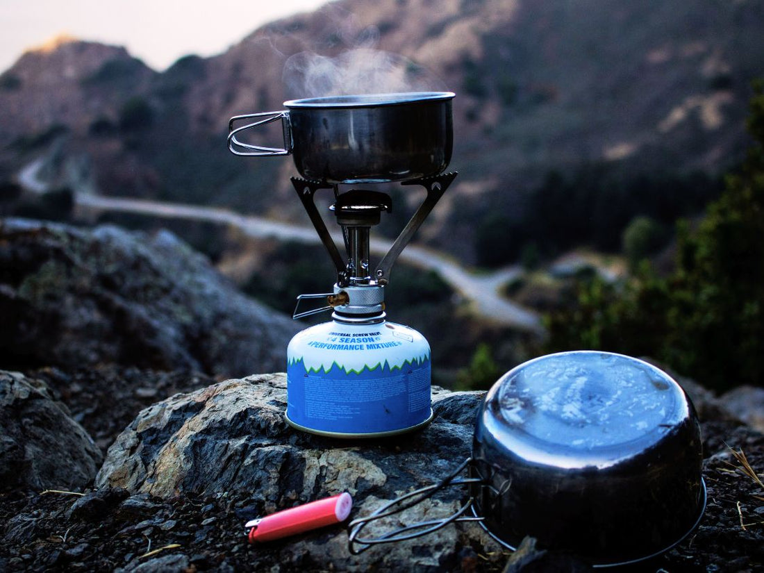 How to Pack Camping Meals and Cook in The Outdoors