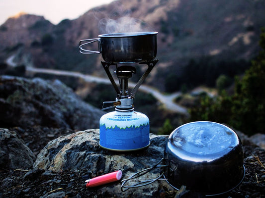 How to Pack Camping Meals and Cook in The Outdoors